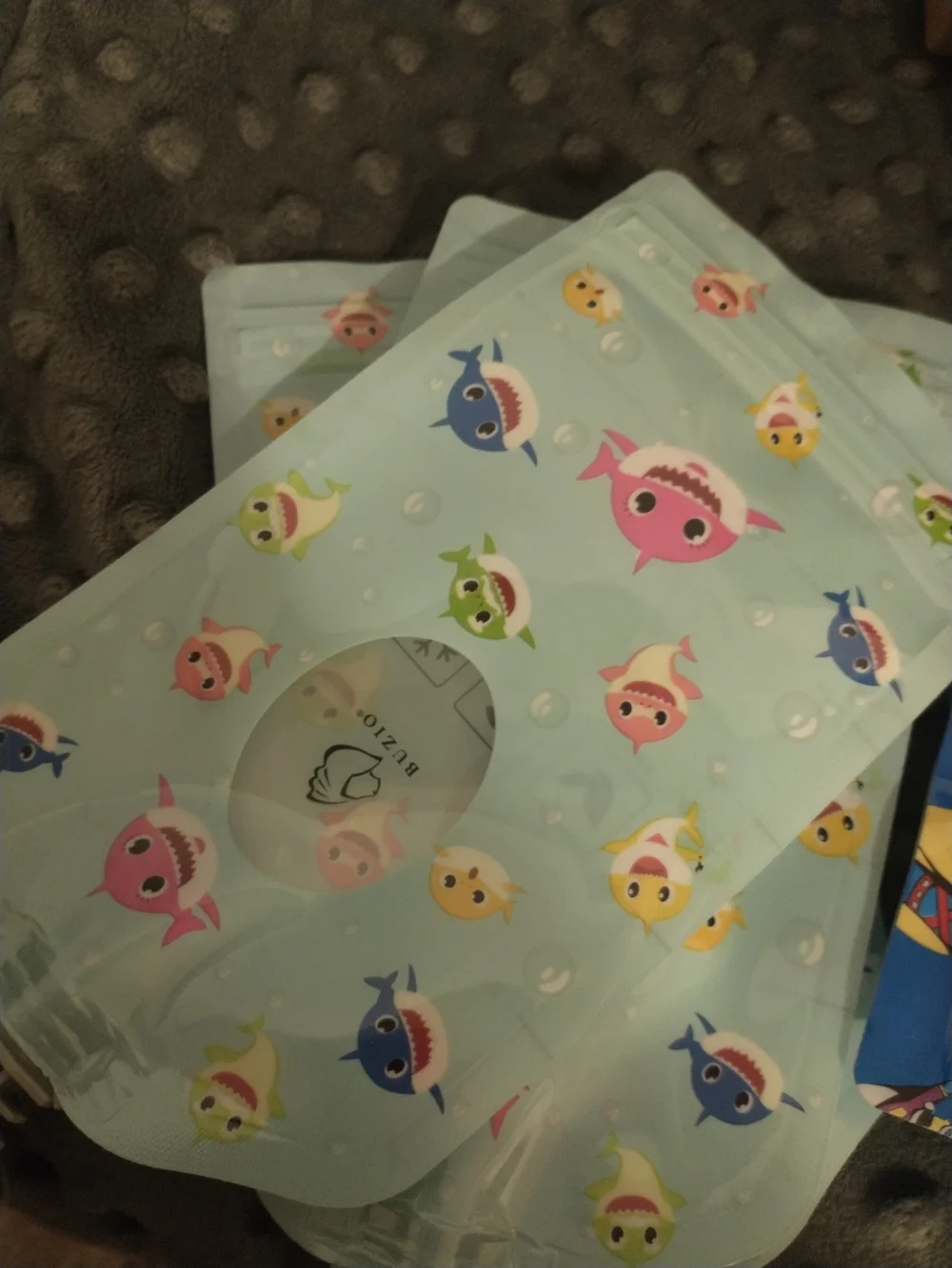 NEW - BUZIO Reusable Food Pouches - 12 (5oz) Pouches w/ 4 Themes